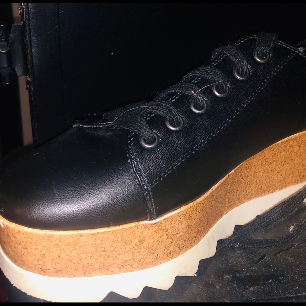Mossimo Platform sneaker - Picture 2 of 3